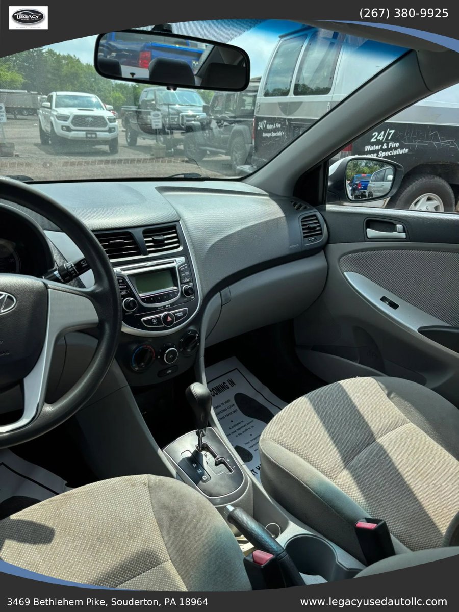 Used 2012 Hyundai Accent GLS FWD image 32