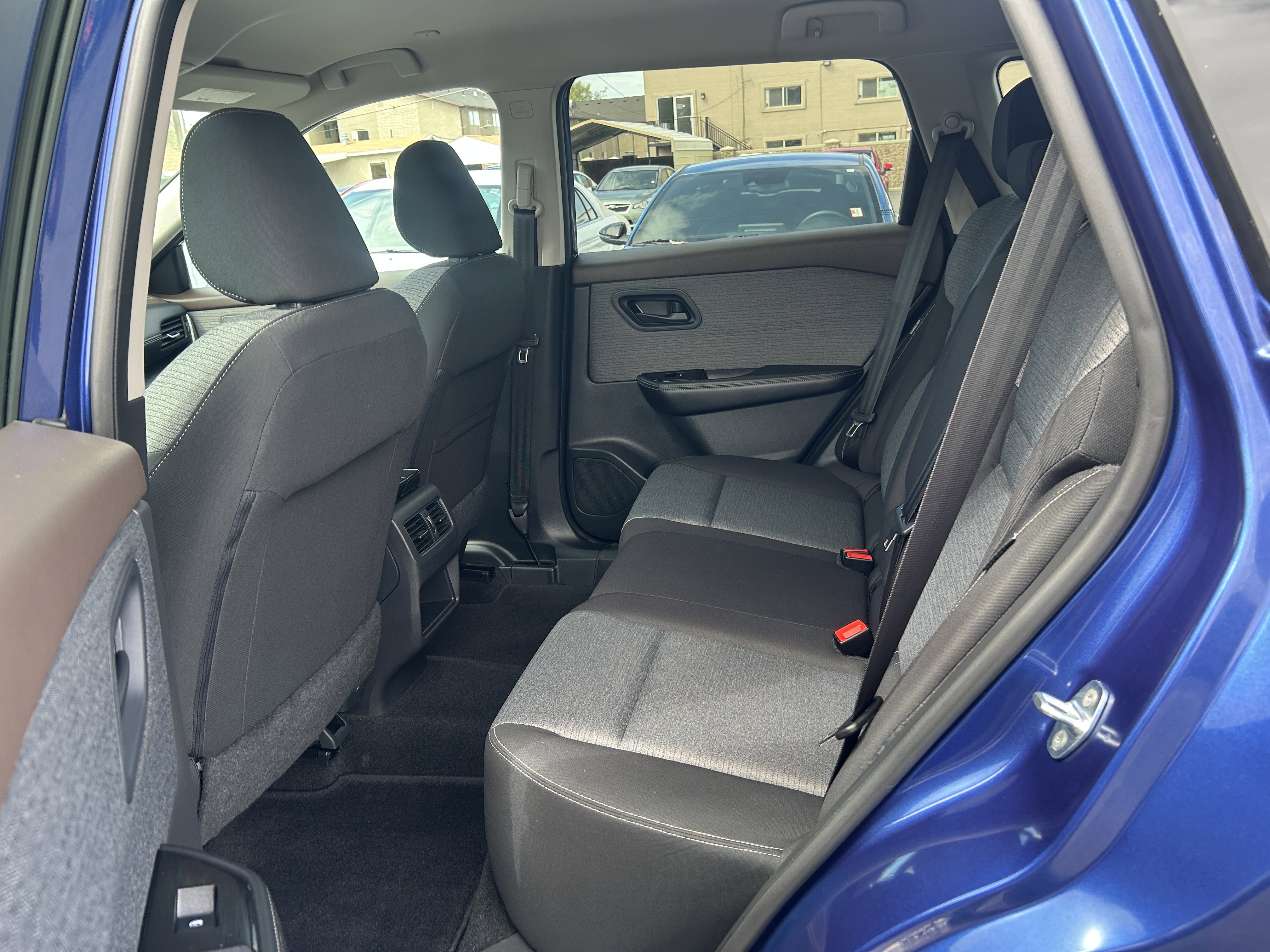 Used 2022 Nissan Rogue S image 15