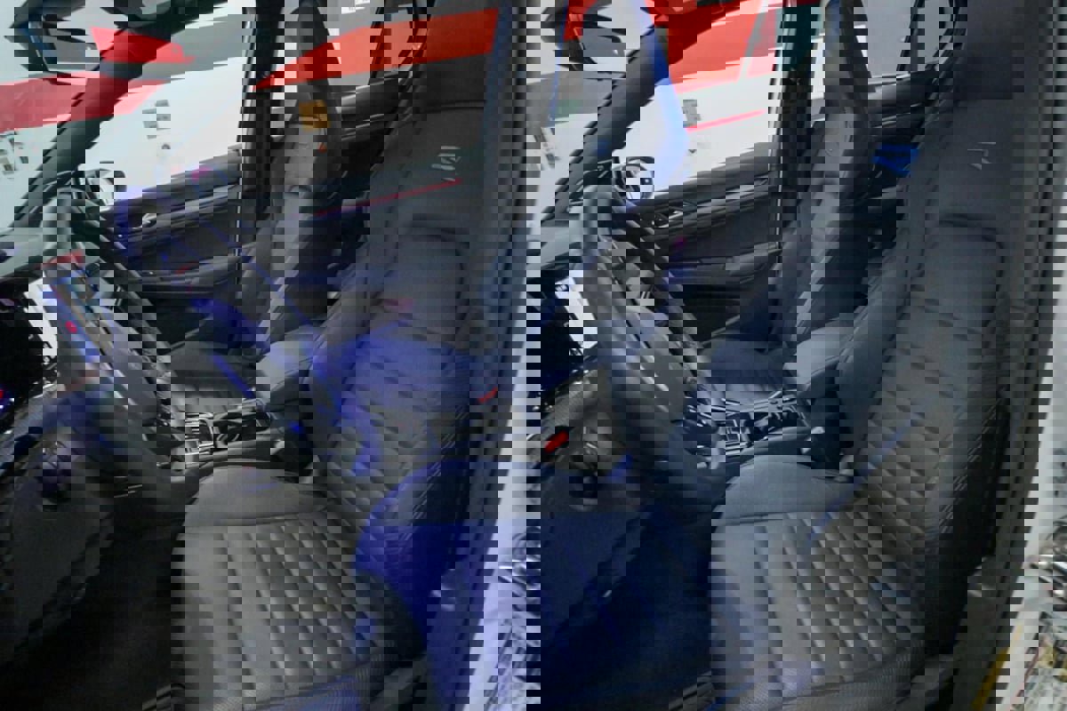 Used 2024 Volkswagen Golf R image 11