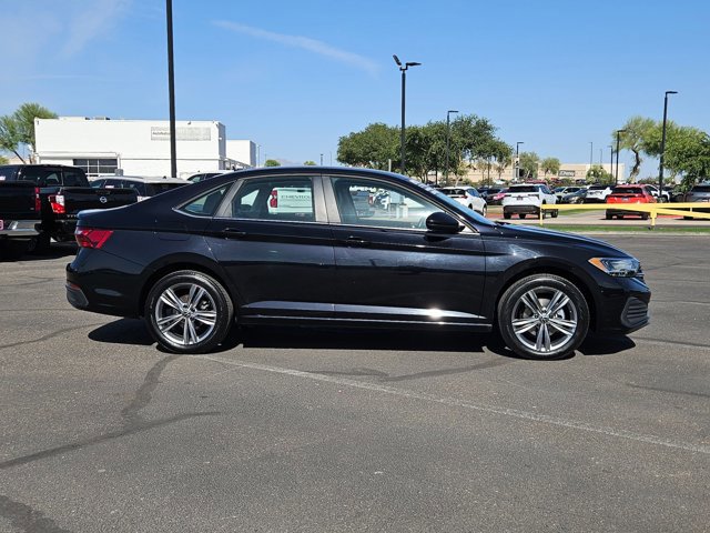 Used 2024 Volkswagen Jetta SE FWD video 4