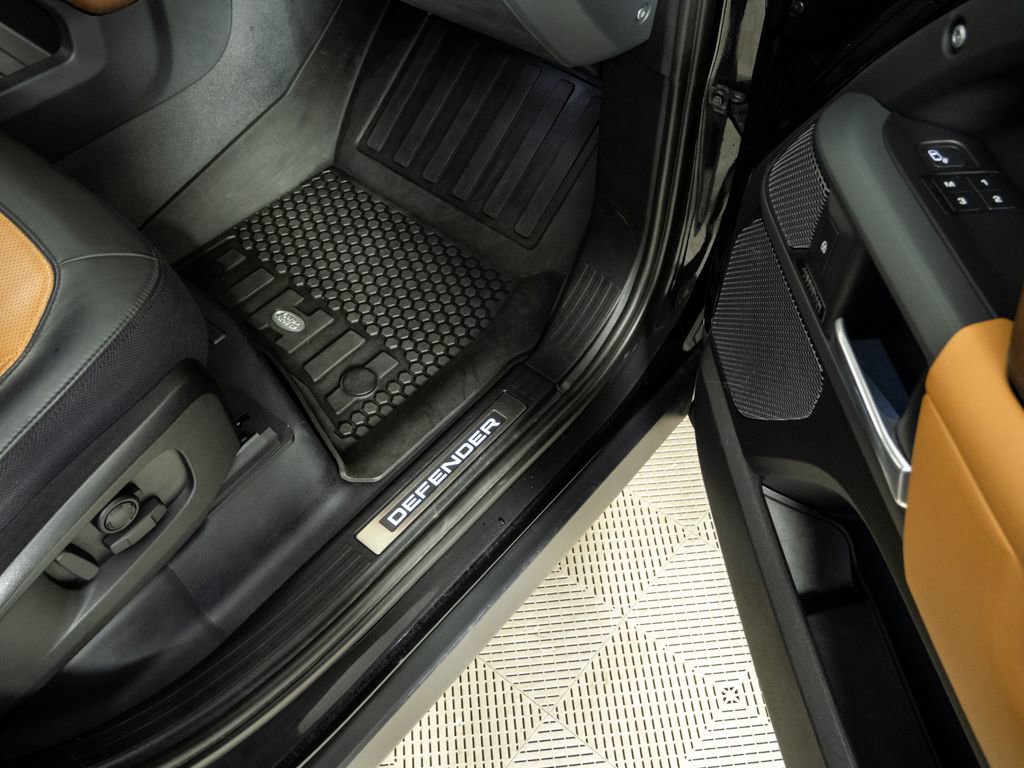 Used 2023 Land Rover Defender 110 X image 26