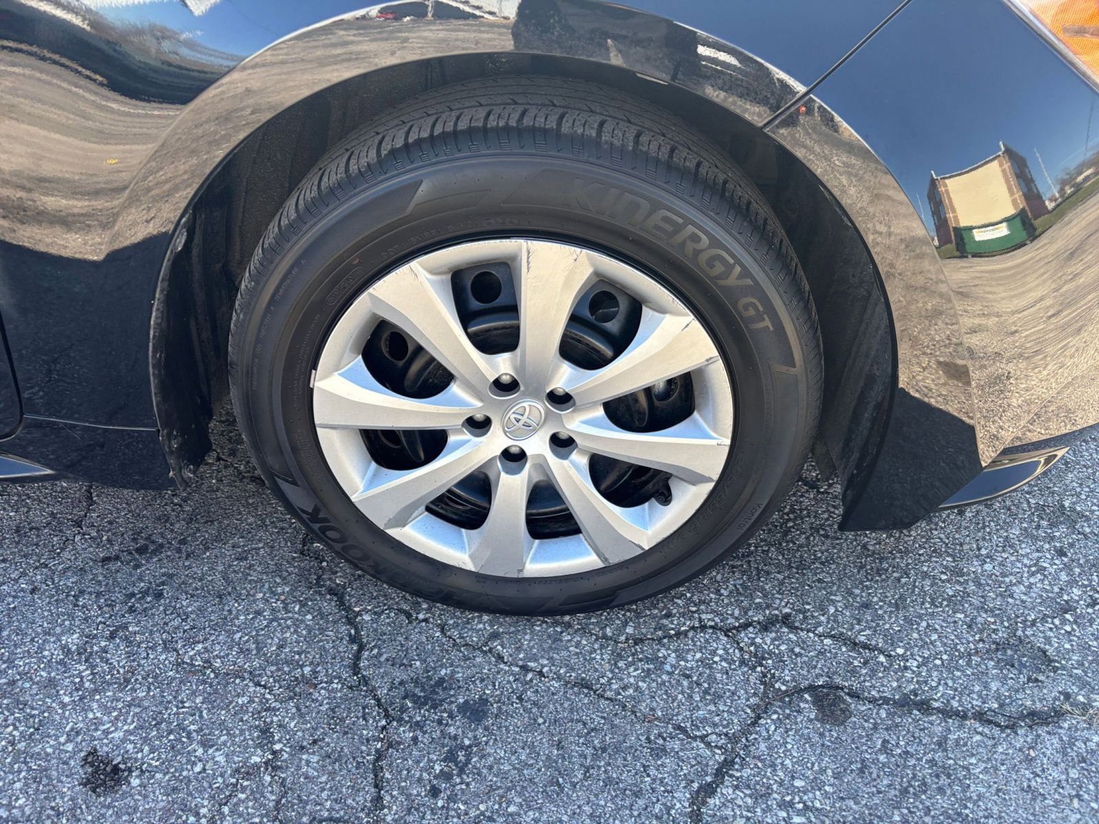 Used 2025 Toyota Corolla LE image 28