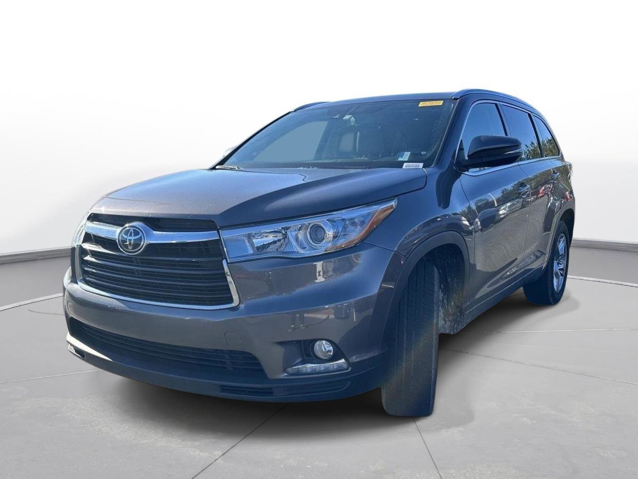 Used 2015 Toyota Highlander Limited w/ Driver Technology Package image 2