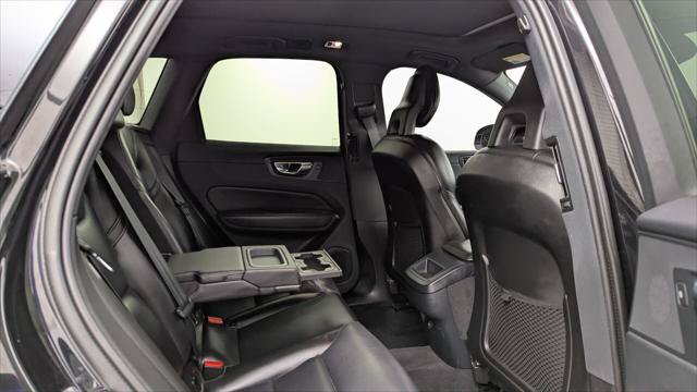 Used 2019 Volvo XC60 T5 Momentum w/ Premium Package FWD image 18