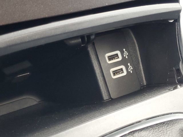 Used 2018 Ford Edge Titanium w/ Equipment Group 302A image 23