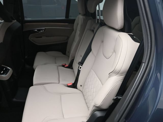 Used 2026 Volvo XC90 T8 Plus w/ Protection Package Premier AWD/4WD image 22