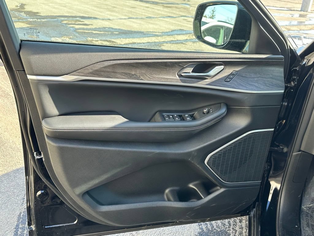 New 2026 Jeep Grand Cherokee Limited AWD/4WD image 12