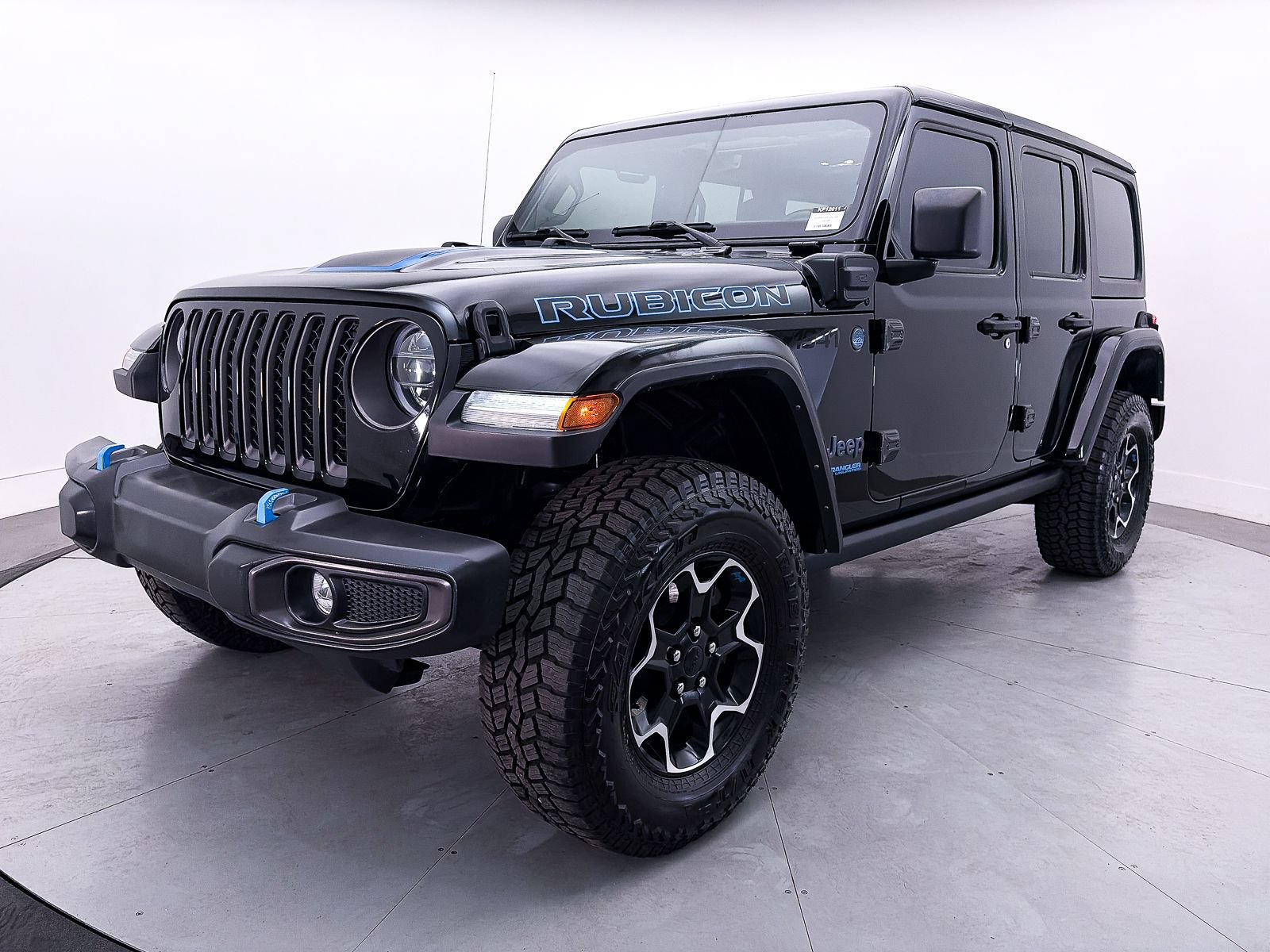 Used 2022 Jeep Wrangler Unlimited Rubicon 4xe w/ Cold Weather Group AWD/4WD image 13