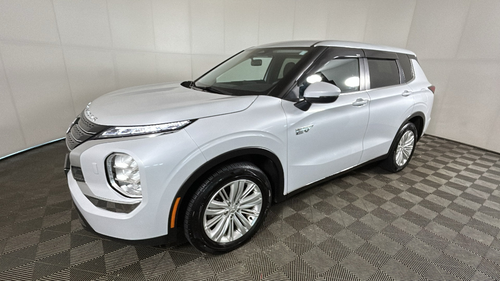 Used 2023 Mitsubishi Outlander ES AWD/4WD image 6