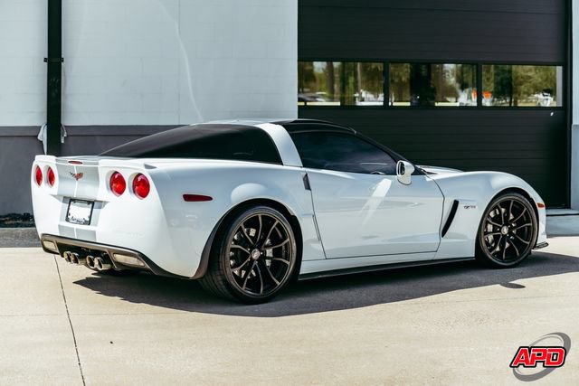 Used 2013 Chevrolet Corvette Z06 w/ 3LZ Preferred Equipment Group RWD image 3
