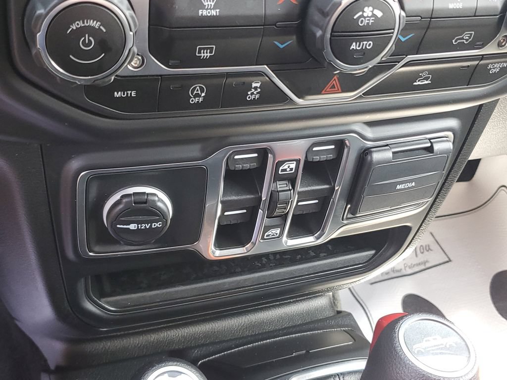 Certified 2023 Jeep Gladiator Mojave AWD/4WD image 26