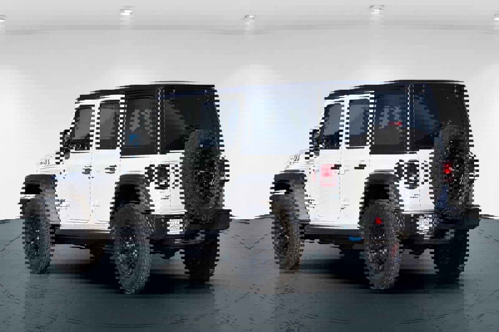 Used 2023 Jeep Wrangler Unlimited w/ Cold Weather Group image 8