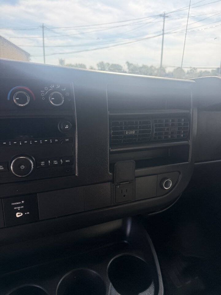 Used 2015 Chevrolet Express 2500 w/ Cold Climate Package RWD image 8