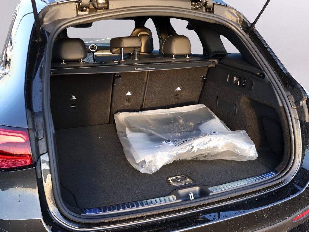 Used 2026 Mercedes-Benz GLC 300 4MATIC image 17