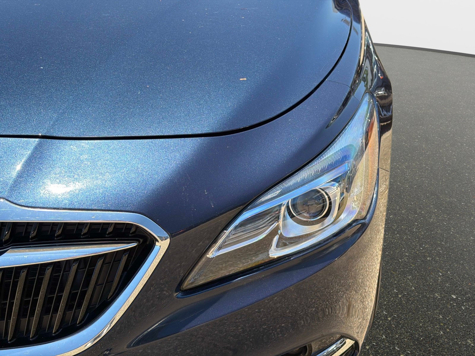 Used 2017 Buick LaCrosse Premium w/ Sun and Shade Package FWD image 9