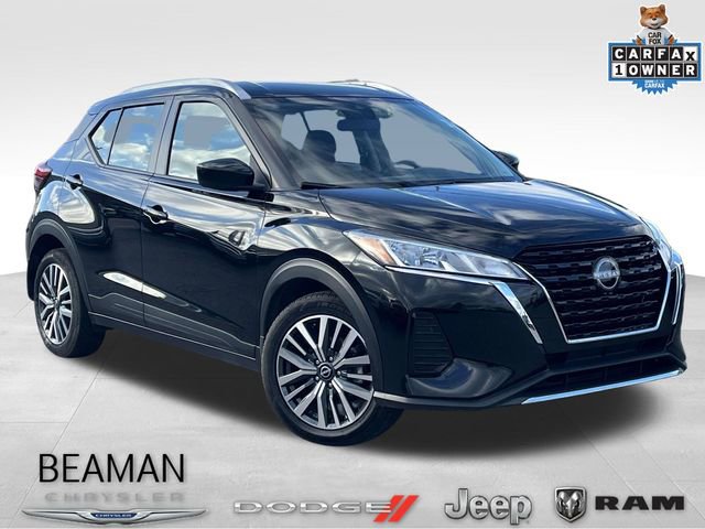 Used 2023 Nissan Kicks SV image 1