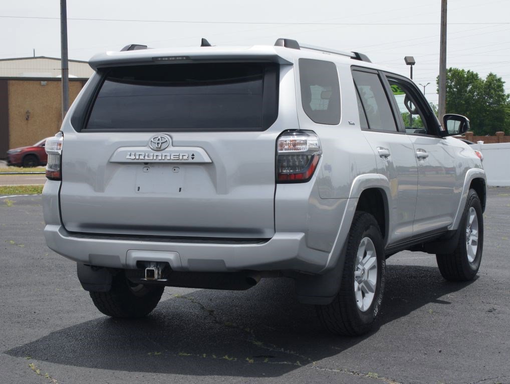 Used 2022 Toyota 4Runner SR5 RWD image 17