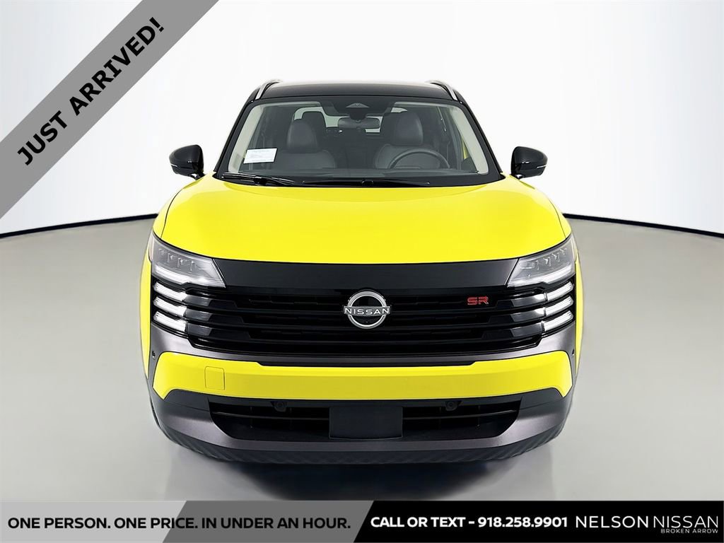 Certified 2025 Nissan Kicks SR image 2