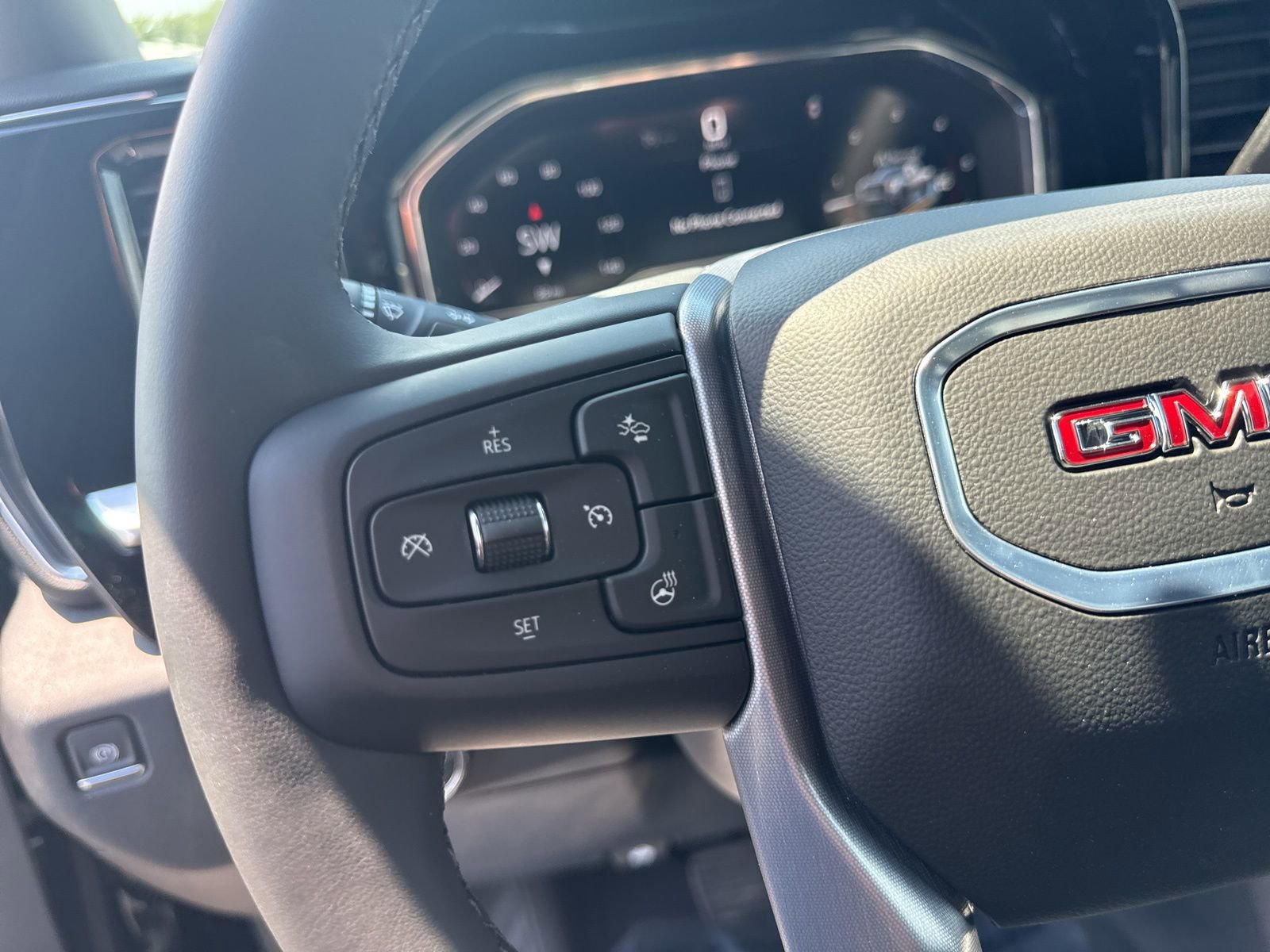 New 2025 GMC Sierra 3500 SLT w/ SLT Convenience Package image 15