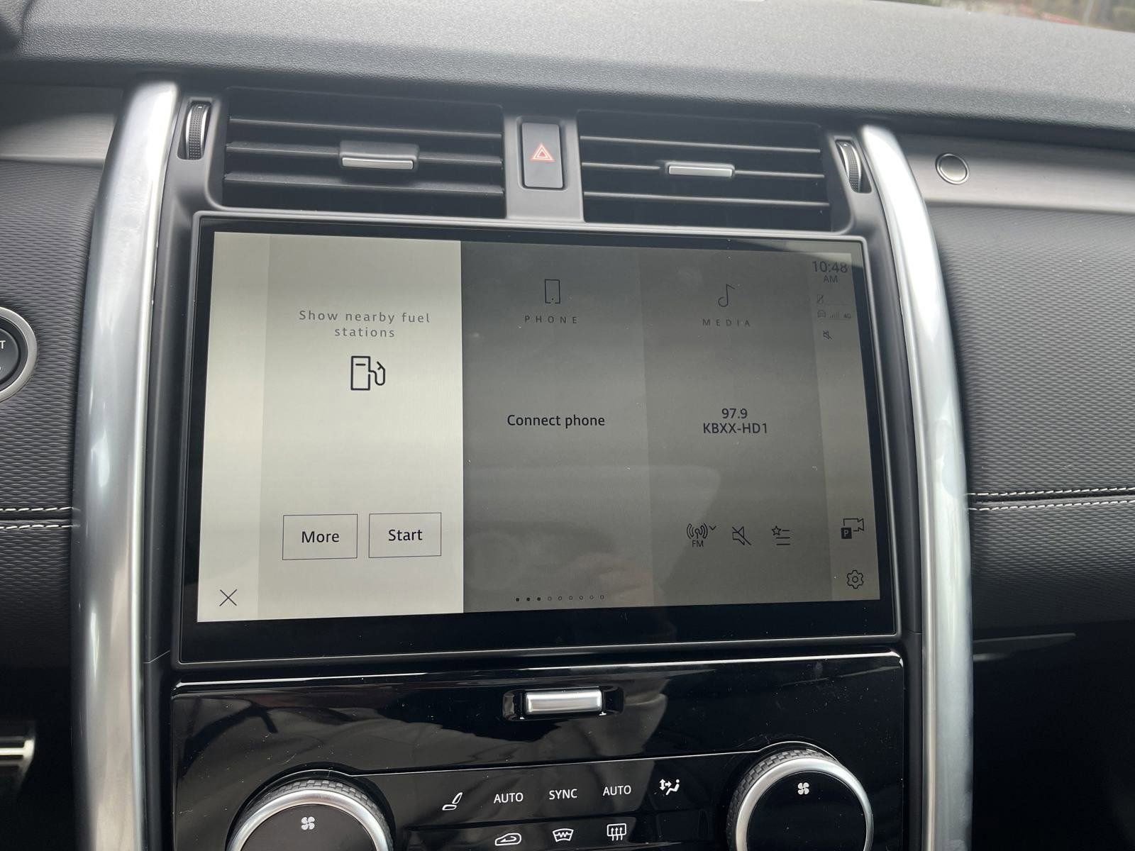 Used 2025 Land Rover Discovery Dynamic SE AWD/4WD image 20