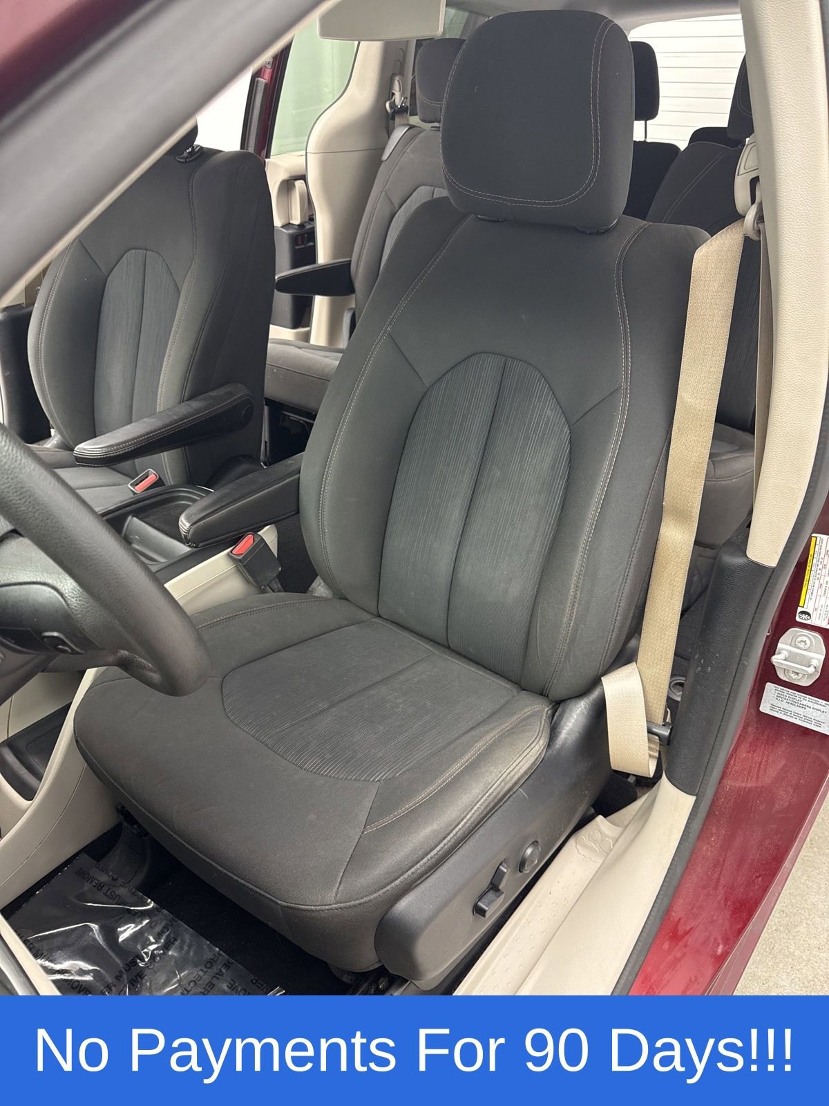 Used 2018 Chrysler Pacifica Touring Plus w/ Tire & Wheel Group image 9