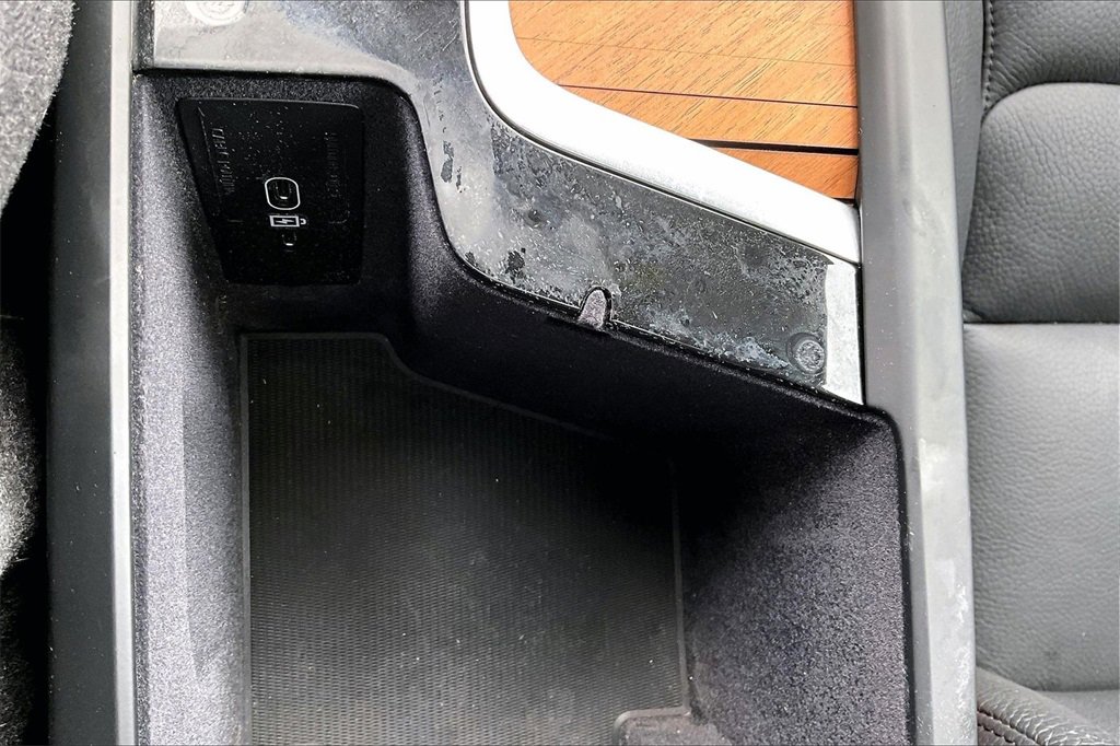 Used 2023 Volvo XC90 B6 Plus w/ Protection Package Premier image 16