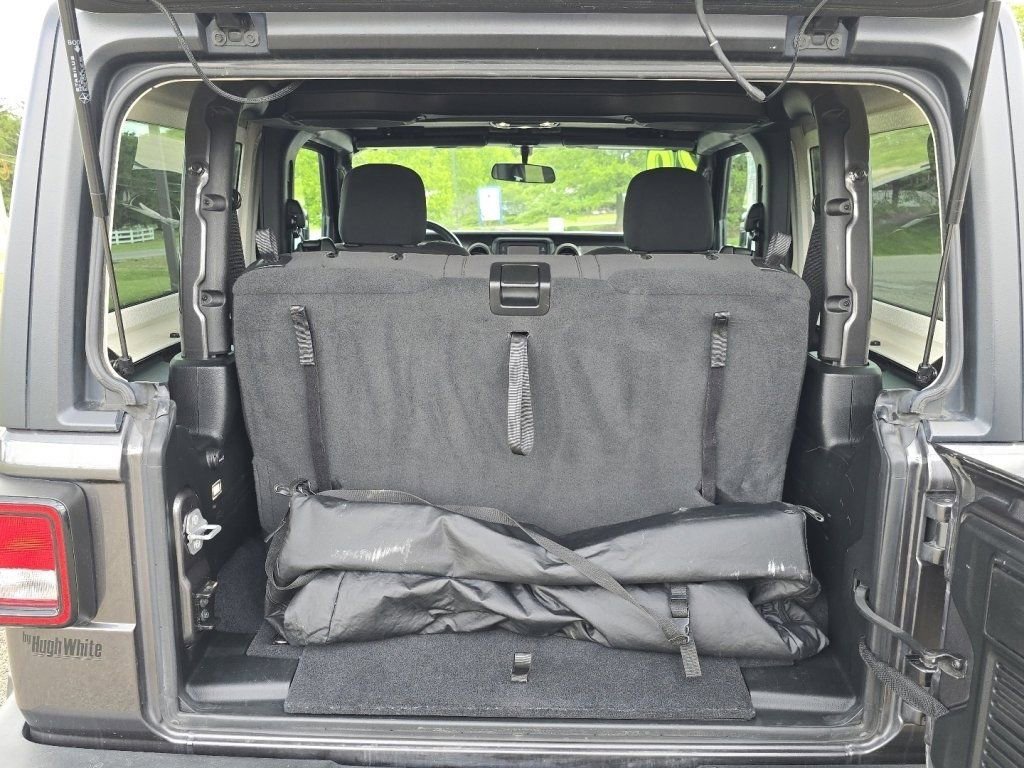 Used 2020 Jeep Wrangler Sport AWD/4WD image 19