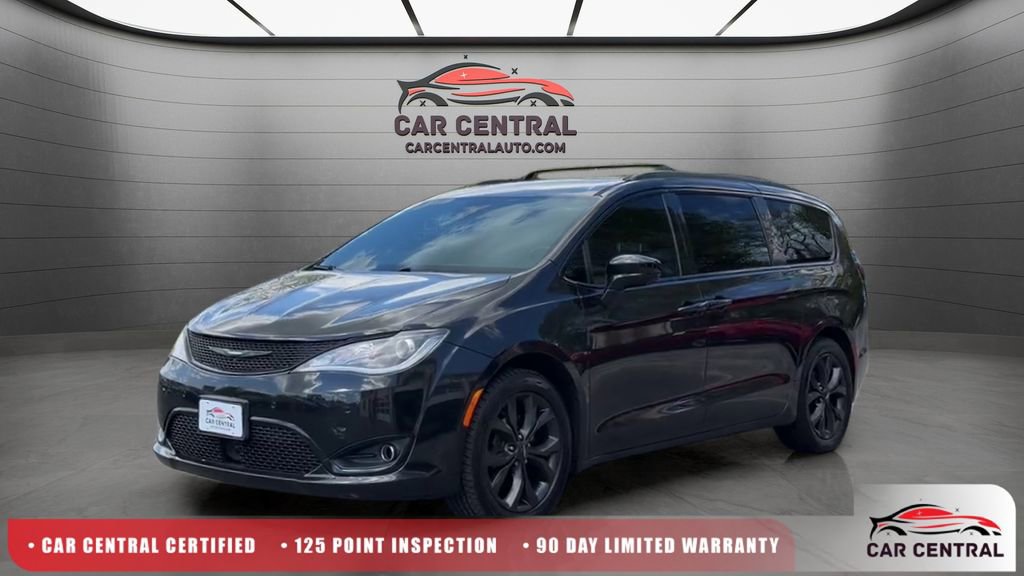 Used 2018 Chrysler Pacifica Touring-L Plus w/ Advanced Safetytec Group FWD image 1