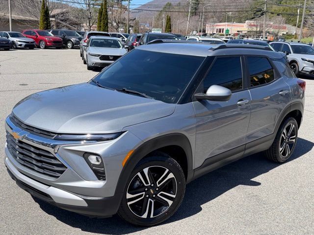 Used 2024 Chevrolet TrailBlazer LT w/ LT Cold Weather Package image 1