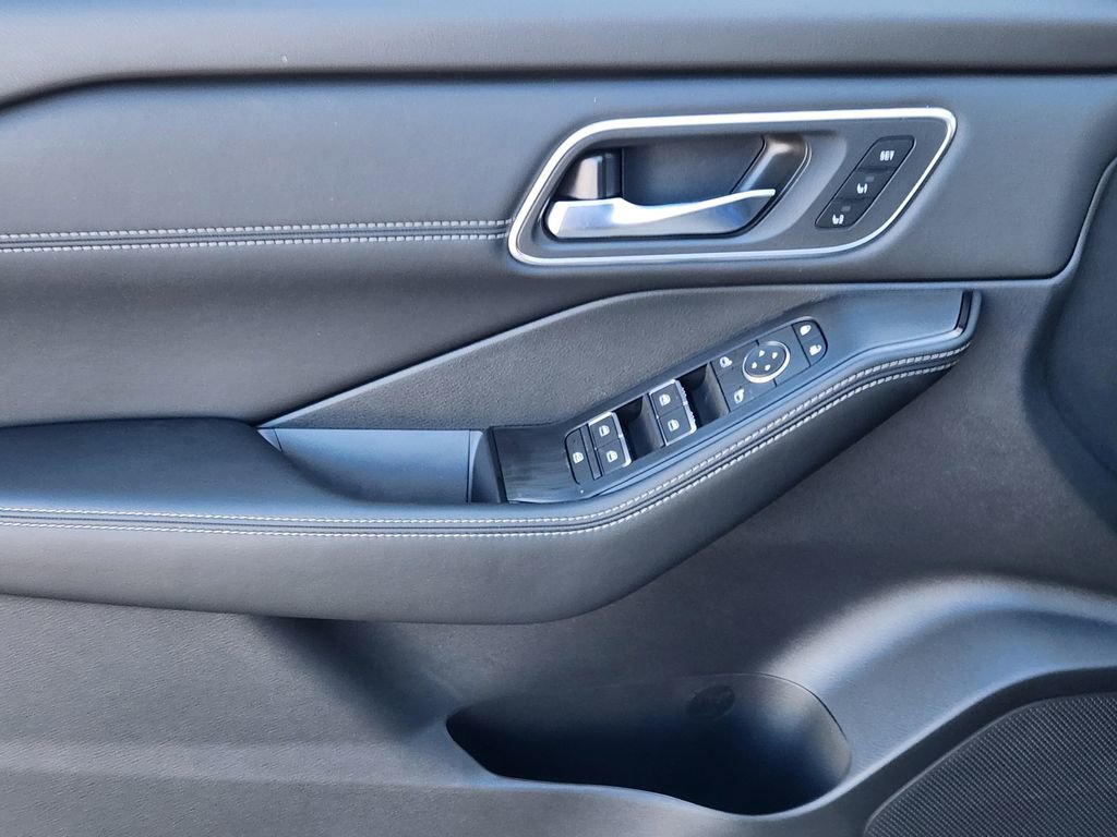 New 2026 Nissan Rogue Platinum w/ Platinum Premium Package image 18