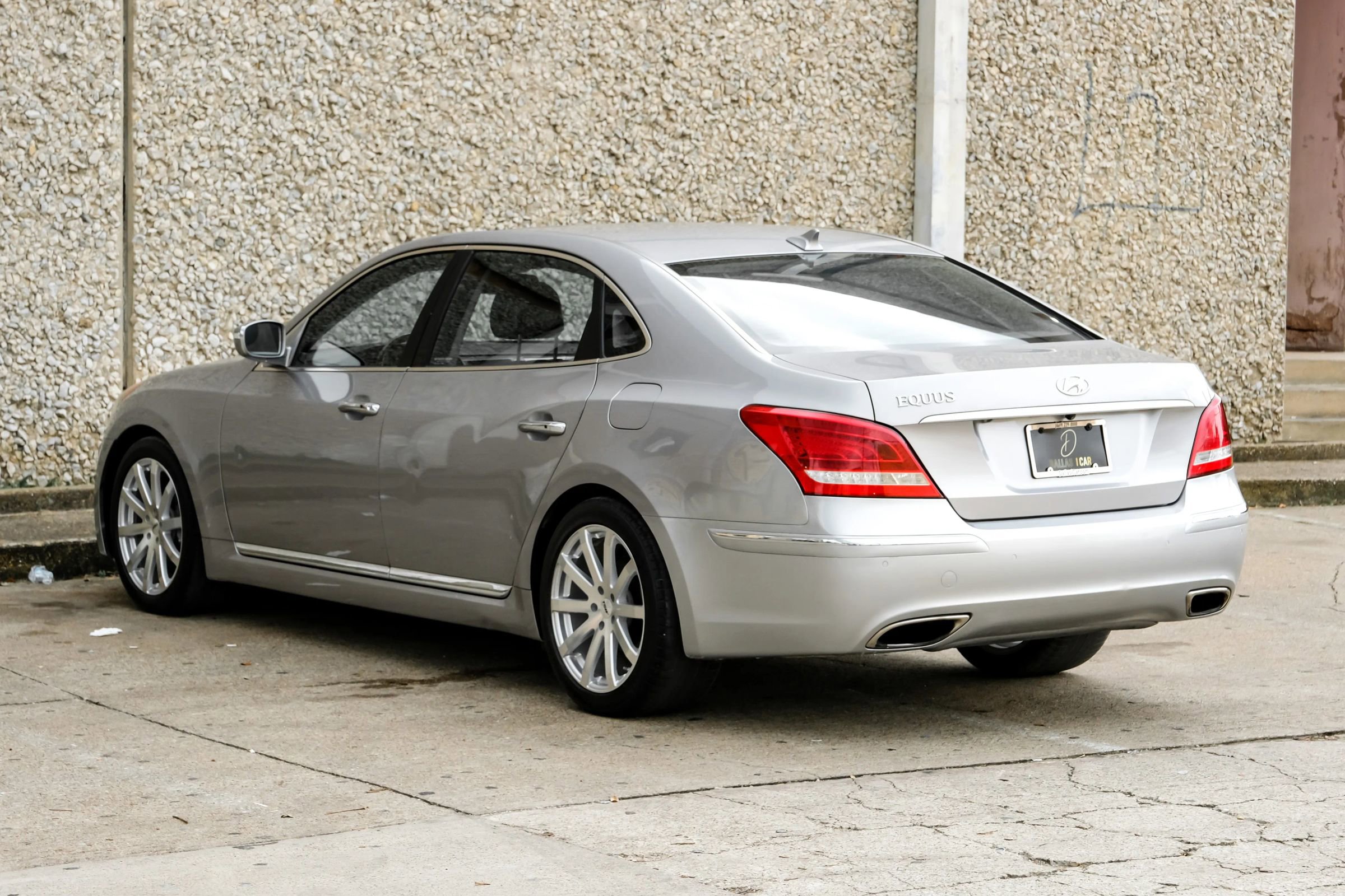 Used 2013 Hyundai Equus Signature image 11