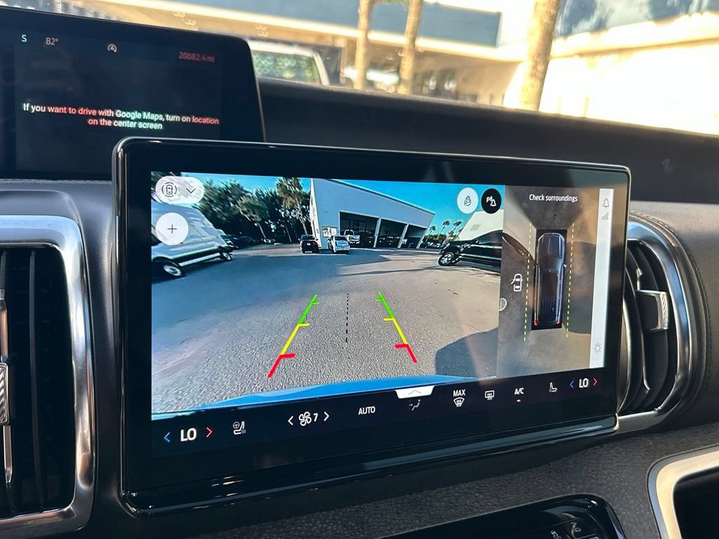 Used 2025 Ford Expedition Tremor AWD/4WD image 14