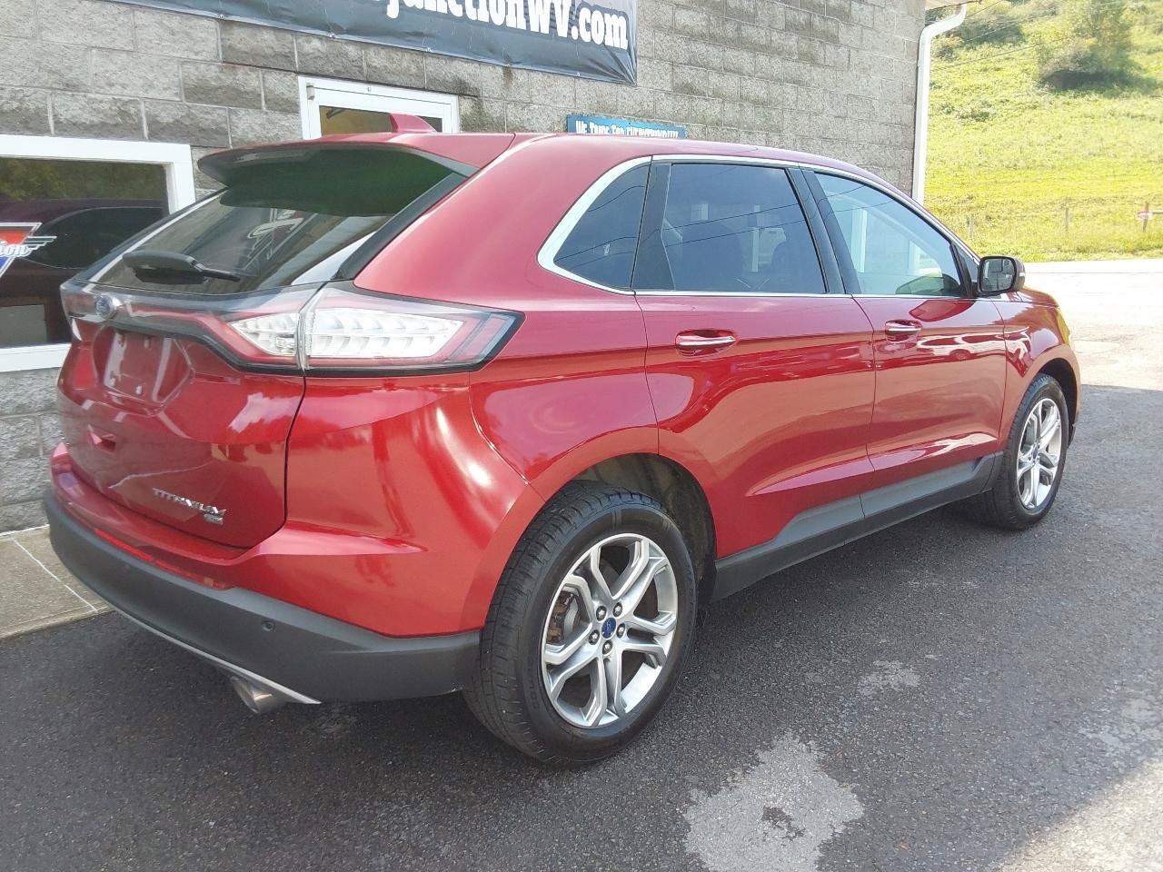 Used 2016 Ford Edge Titanium AWD/4WD image 3