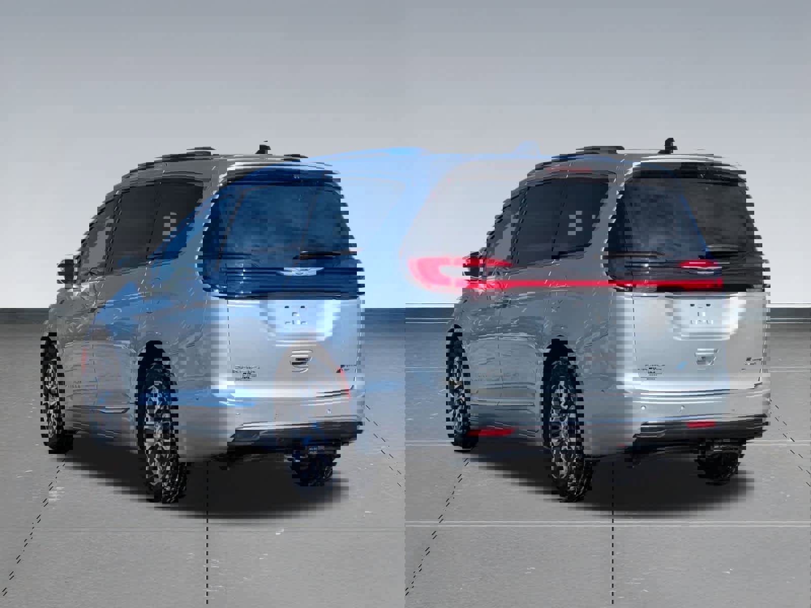 Used 2024 Chrysler Pacifica Pinnacle image 4