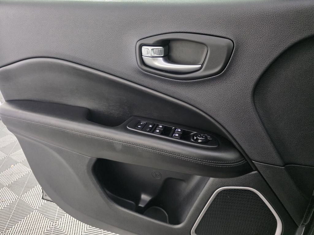 Certified 2020 Jeep Compass Altitude image 29