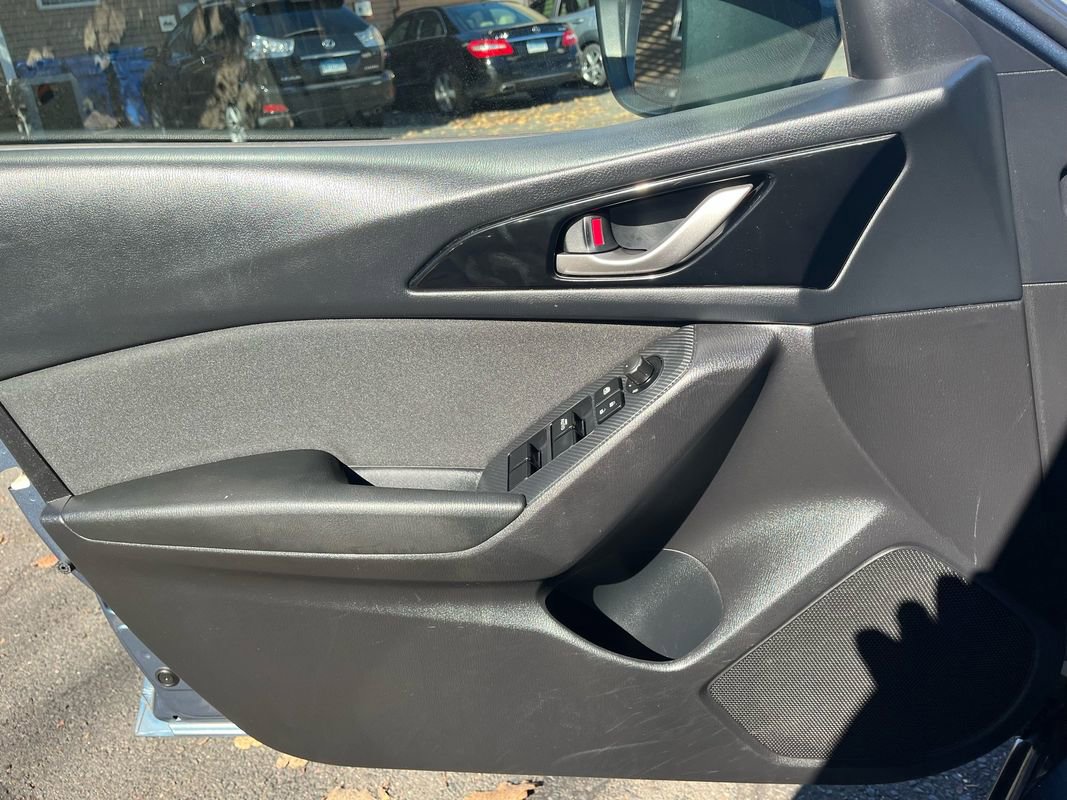 Used 2015 MAZDA MAZDA3 i Sport image 16