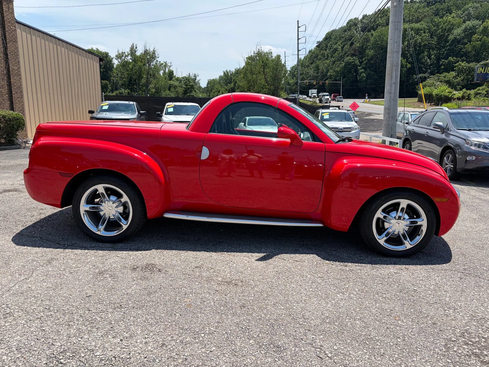 Used 2005 Chevrolet SSR w/ Preferred Equipment Group RWD image 4