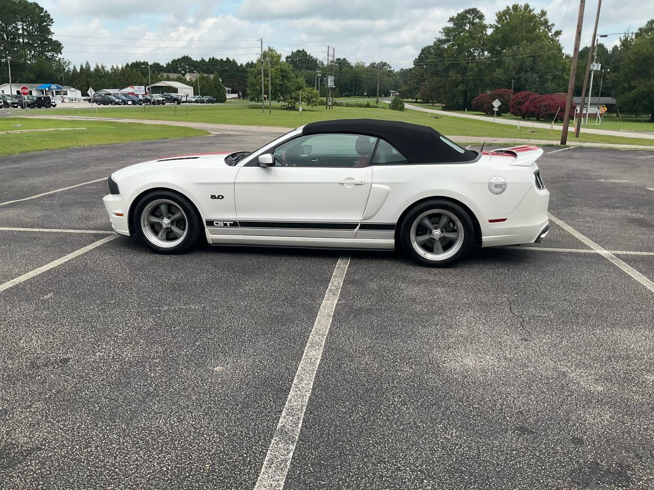 Used 2013 Ford Mustang GT Premium RWD image 18