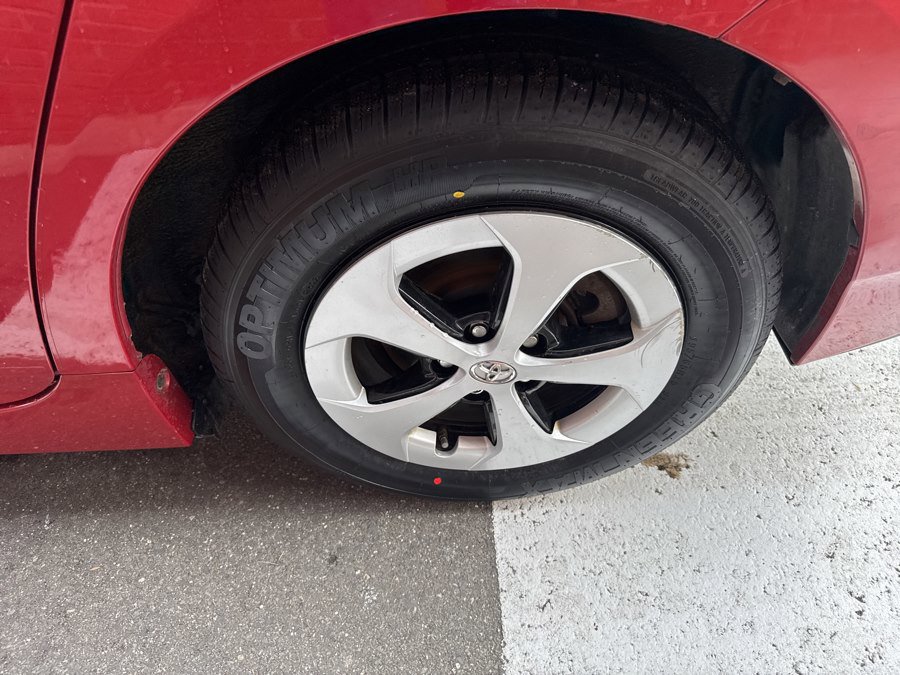 Used 2015 Toyota Prius Two image 12