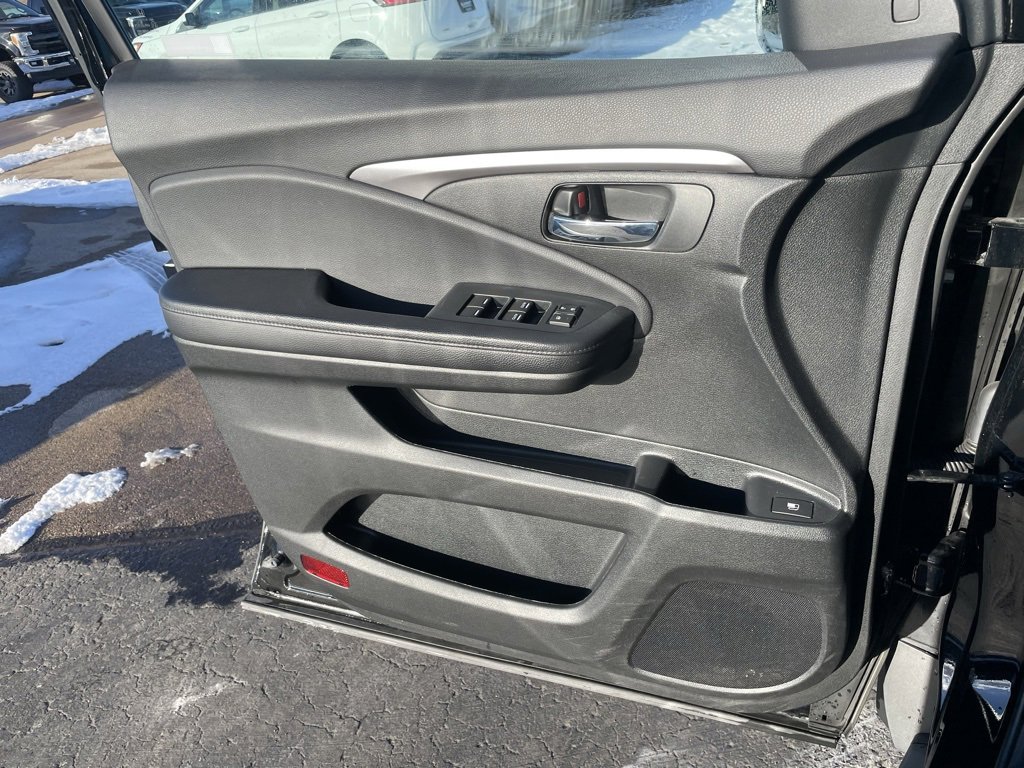 Used 2022 Honda Pilot Sport image 47