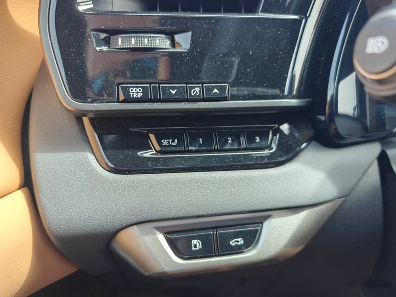 Used 2023 Lexus RX 350 Premium Plus w/ Accessory Package image 11