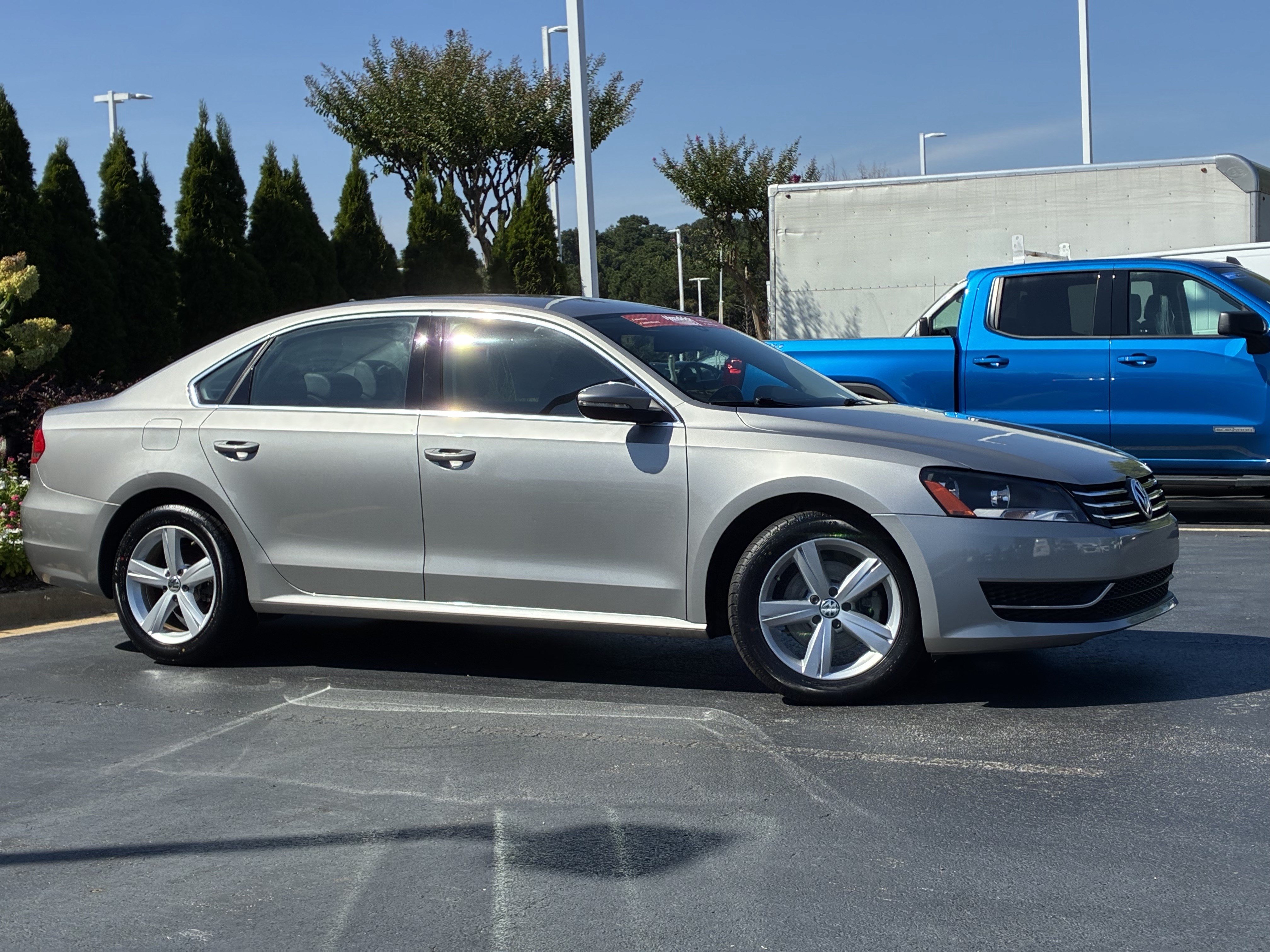 Used 2012 Volkswagen Passat 2.5 SE FWD image 3