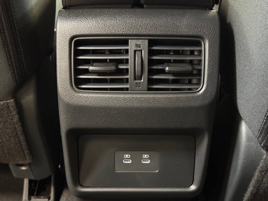 Certified 2026 Nissan Rogue SV AWD/4WD image 17