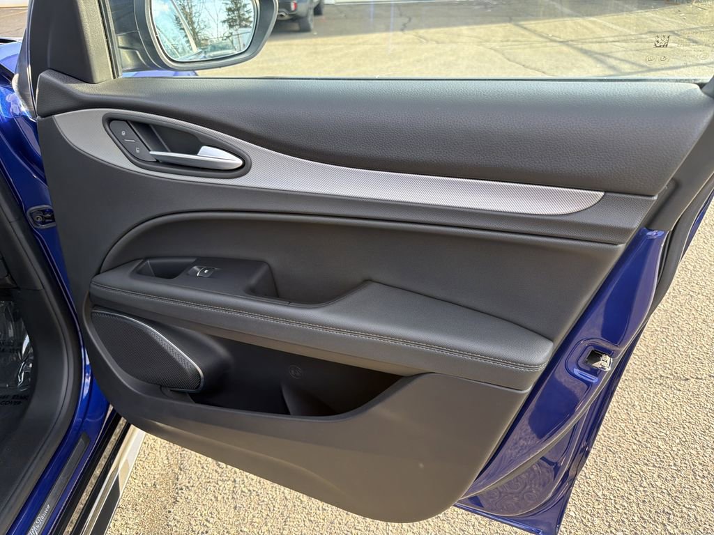 Used 2021 Alfa Romeo Stelvio Ti Sport image 14
