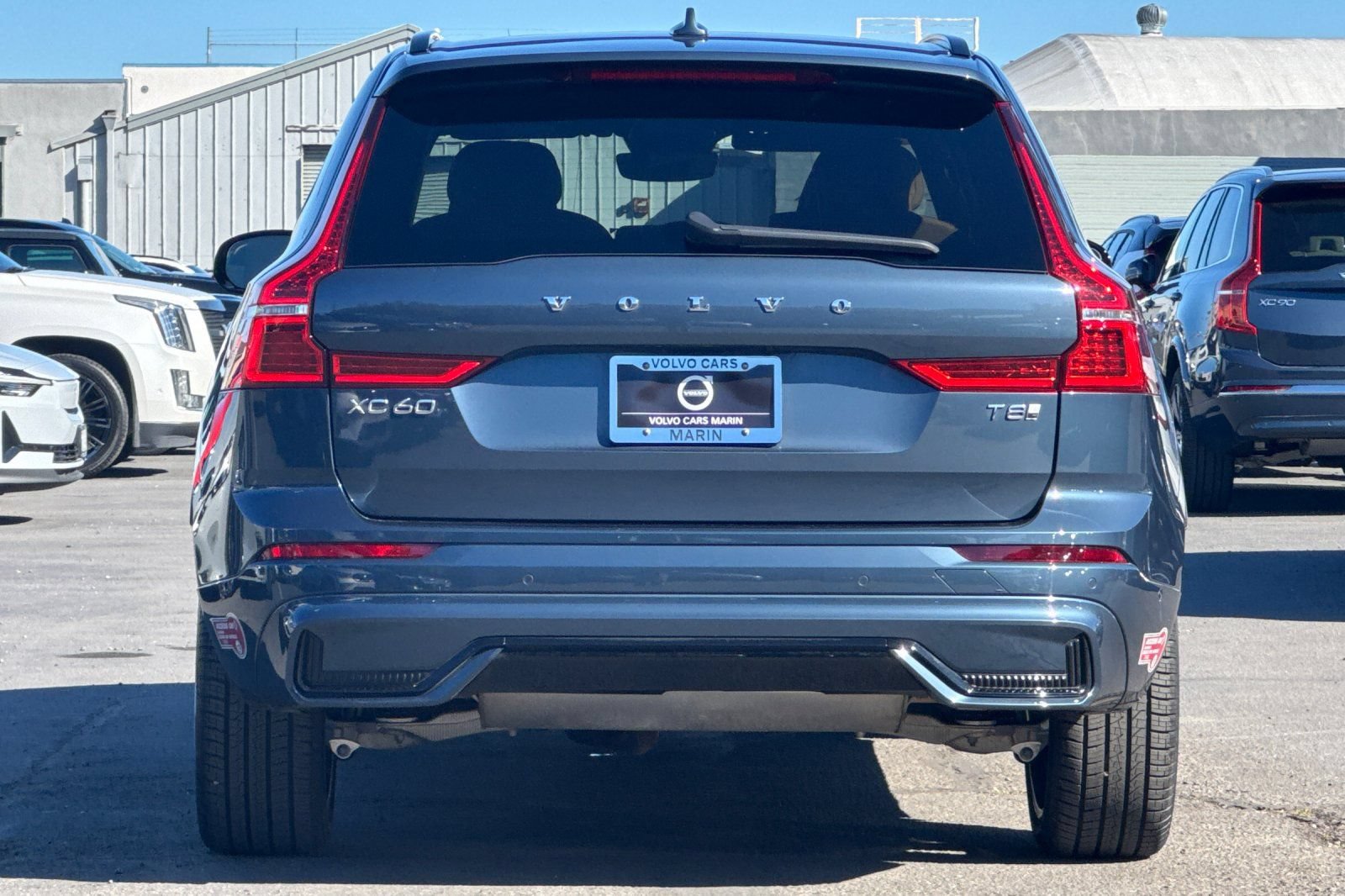 Certified 2025 Volvo XC60 T8 Ultra w/ Climate Package AWD/4WD image 8