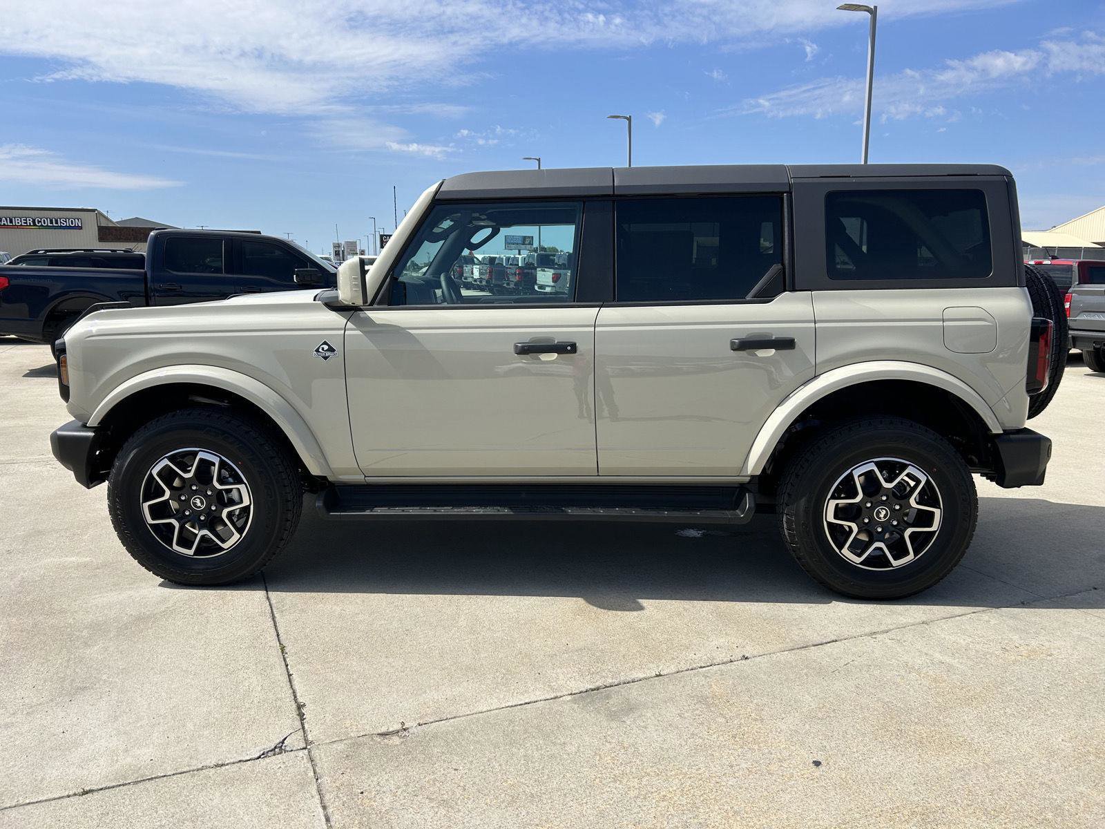 New 2026 Ford Bronco Outer Banks AWD/4WD image 36