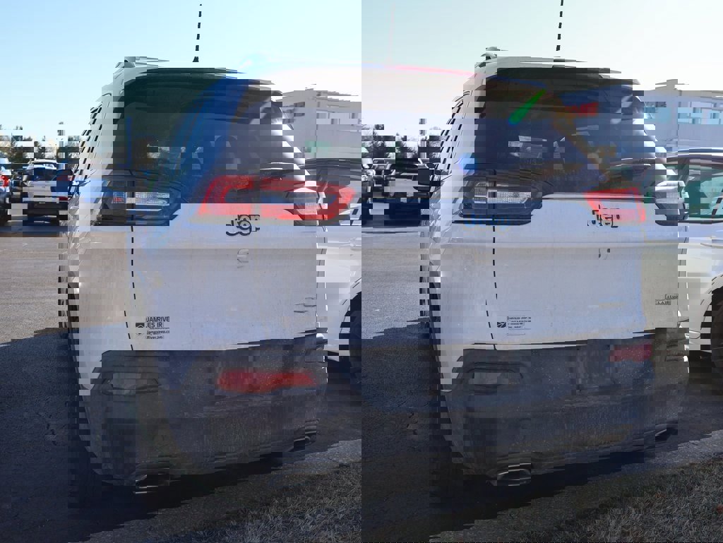 Used 2016 Jeep Cherokee Latitude w/ Comfort/Convenience Group image 15