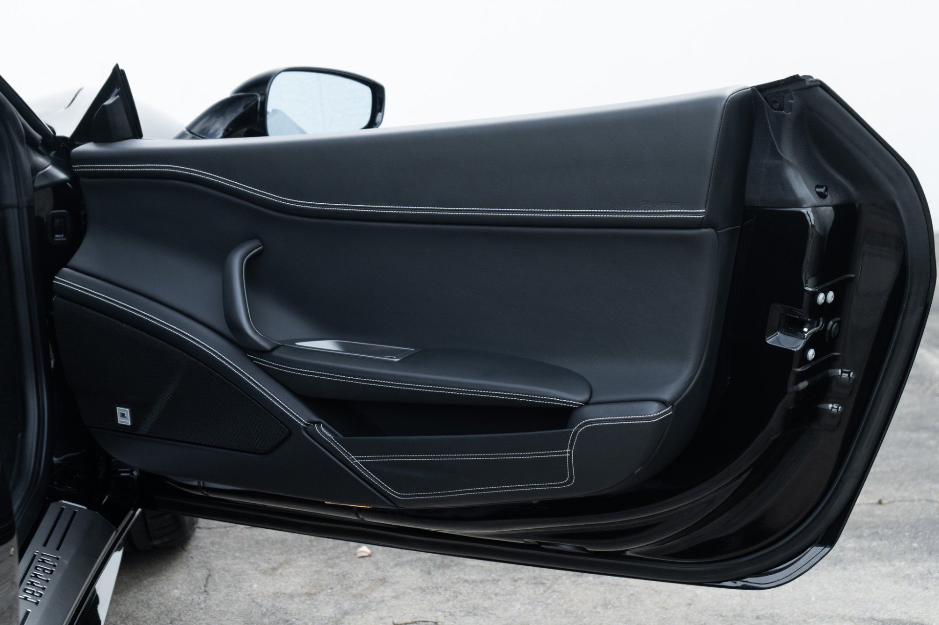 Used 2013 Ferrari 458 Spider image 36