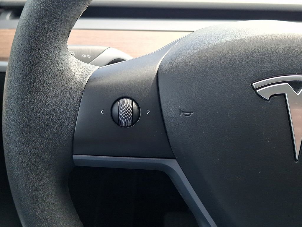 Used 2024 Tesla Model Y Long Range image 23