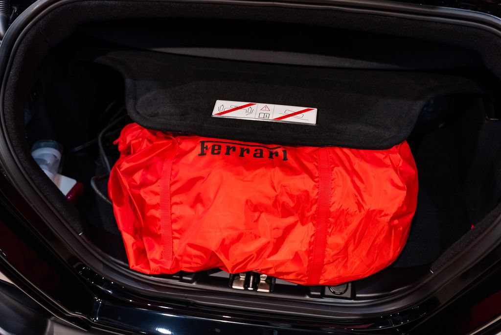 Used 2026 Ferrari Roma Spider RWD image 22